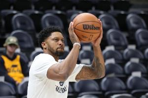 刺队以1 刺队以1