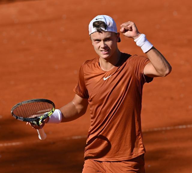 都从中得到 都从中得到